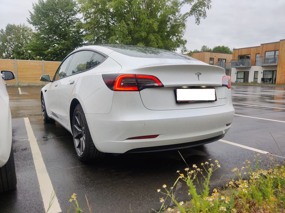 Tesla Model 3 Long Range AWD 4d