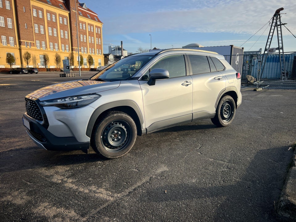 Toyota Corolla Cross 2,0 Hybrid Style CVT 5d