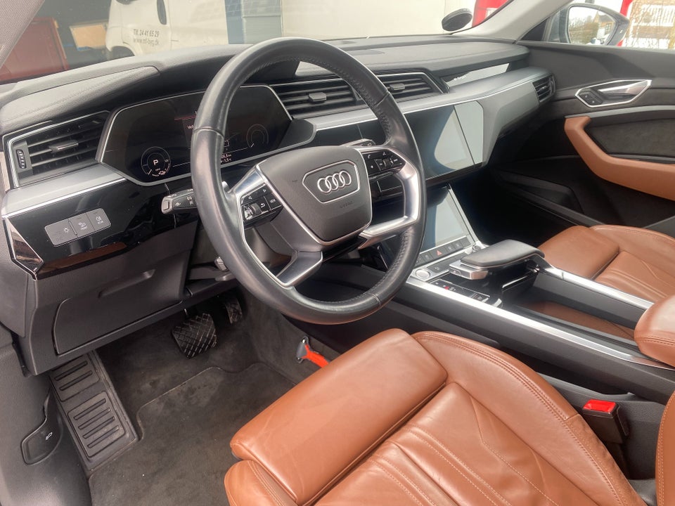 Audi e-tron 55 quattro 5d