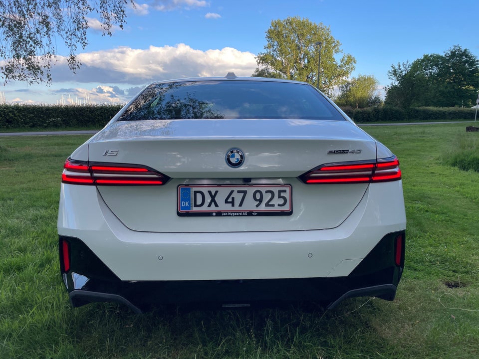 BMW i5 eDrive40 M-Sport 4d