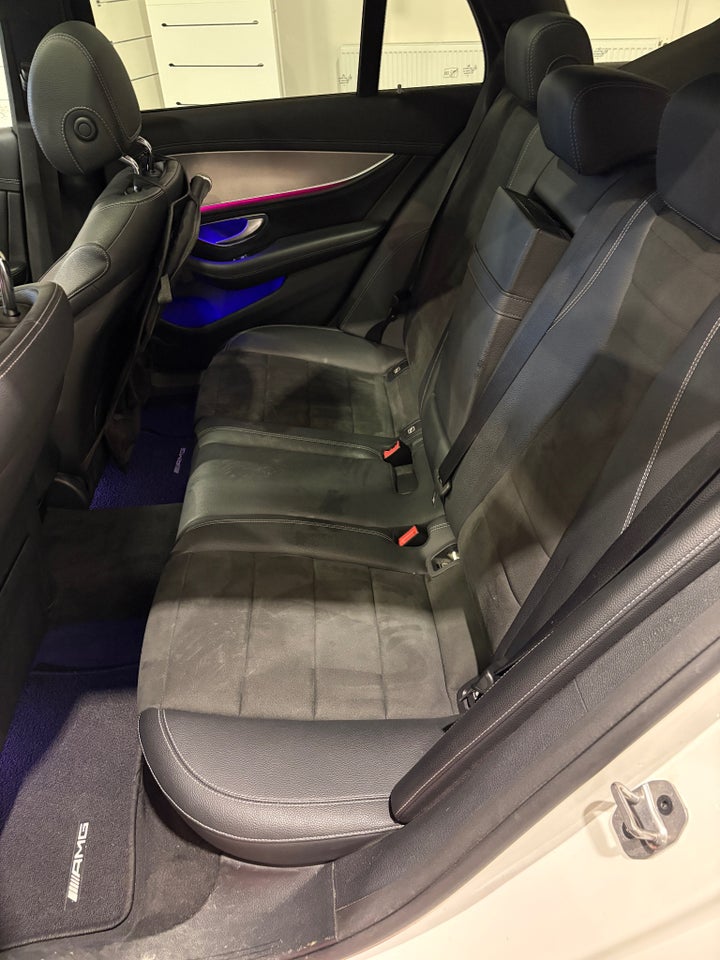 Mercedes E300 de 2,0 AMG Line stc. aut. 5d