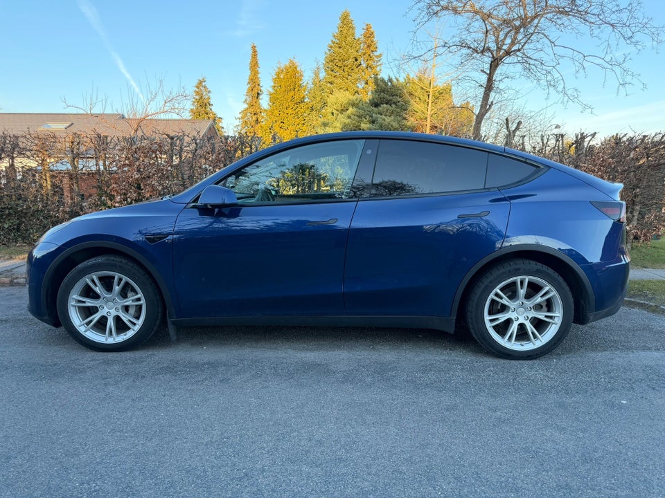 Tesla Model Y Long Range AWD 5d