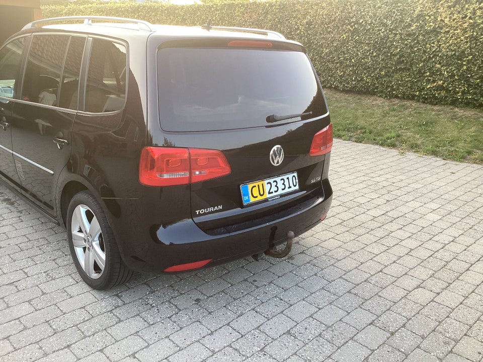 VW Touran 2,0 TDi 140 Highline DSG Van 5d