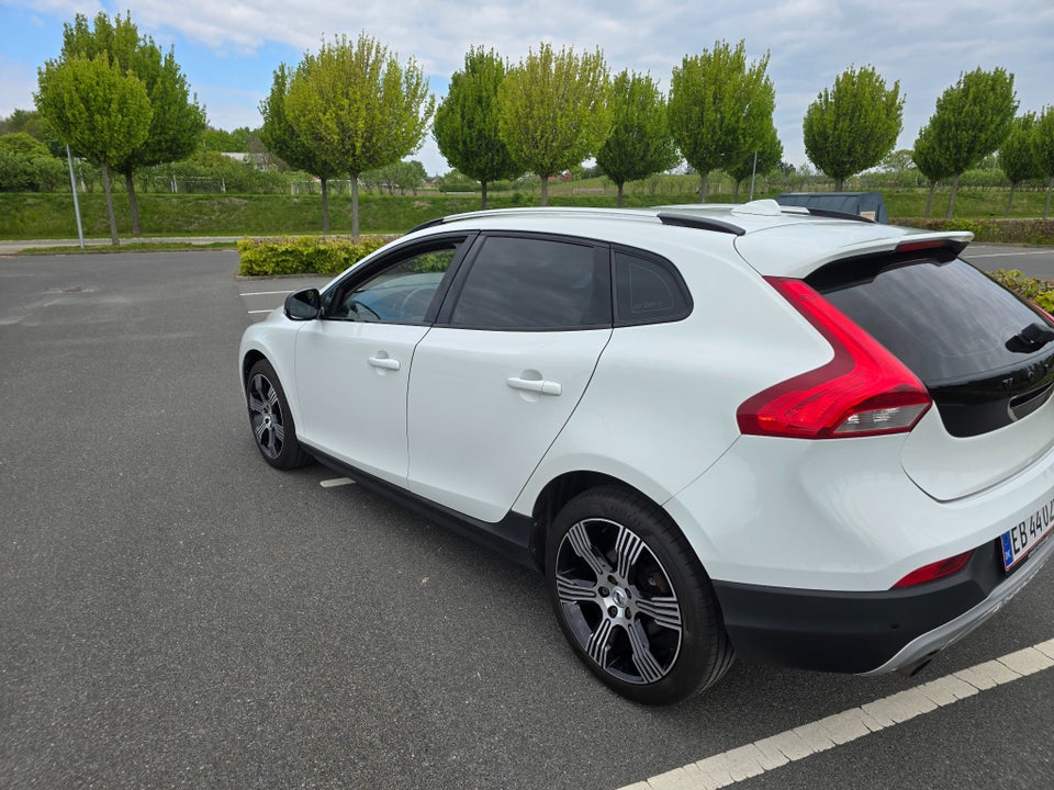 Volvo V40 CC 2,0 D3 150 aut. 5d