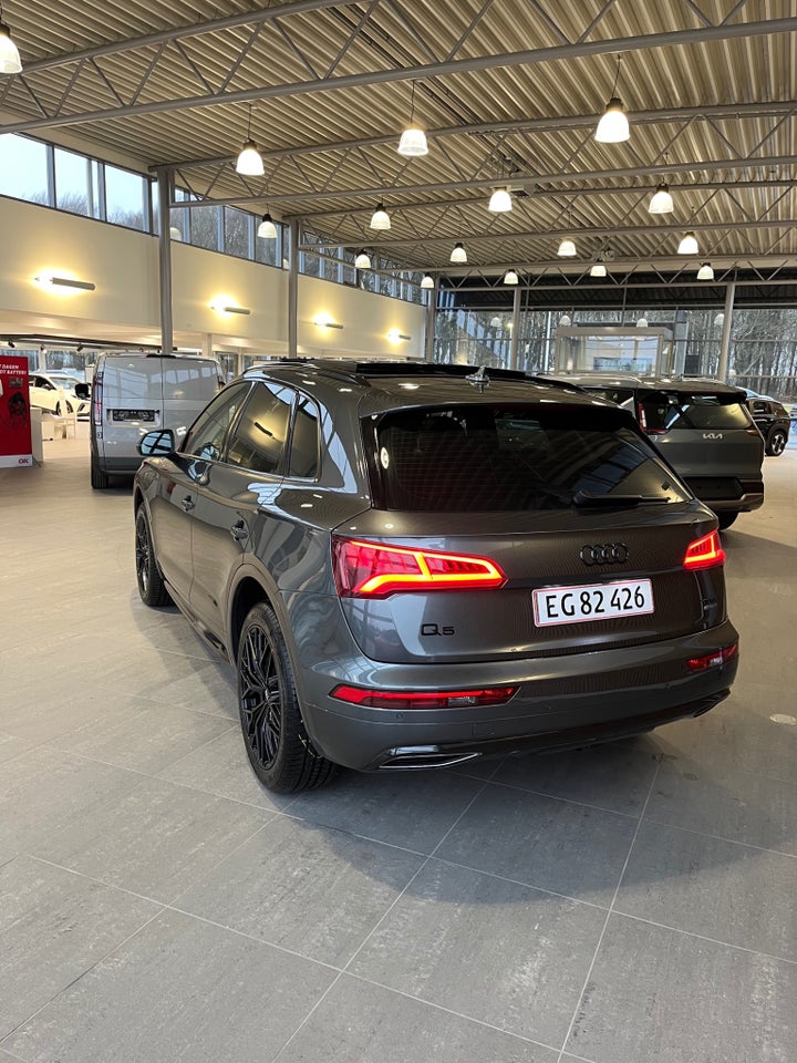 Audi Q5 2,0 TFSi 252 S-line quattro S-tr. 5d
