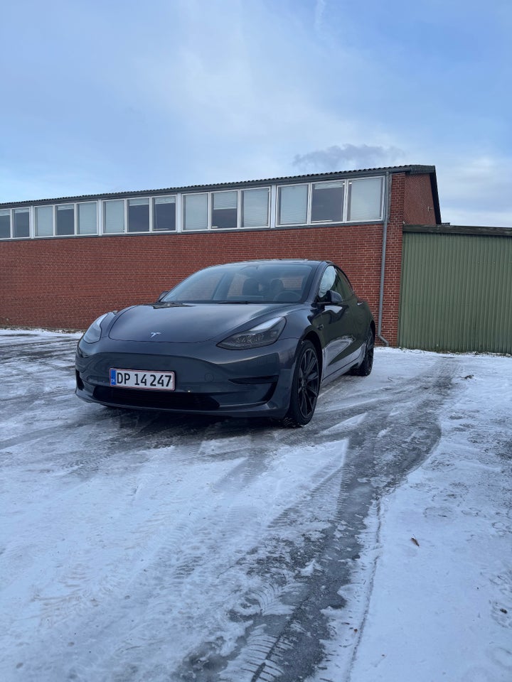Tesla Model 3 Standard Range+ RWD 4d