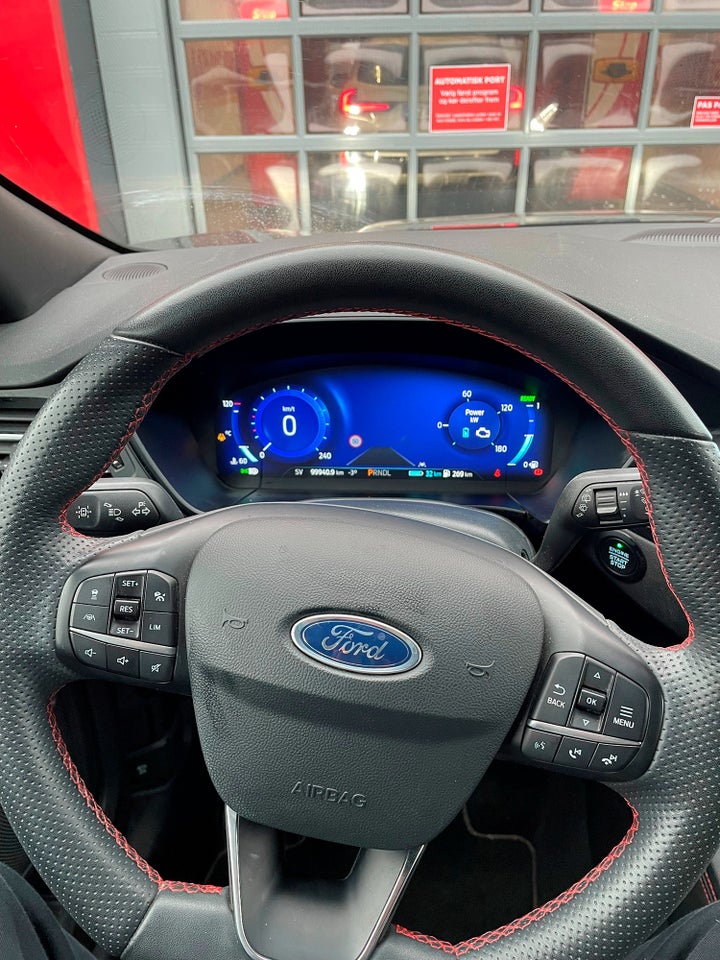 Ford Kuga 2,5 PHEV ST-Line X CVT 5d