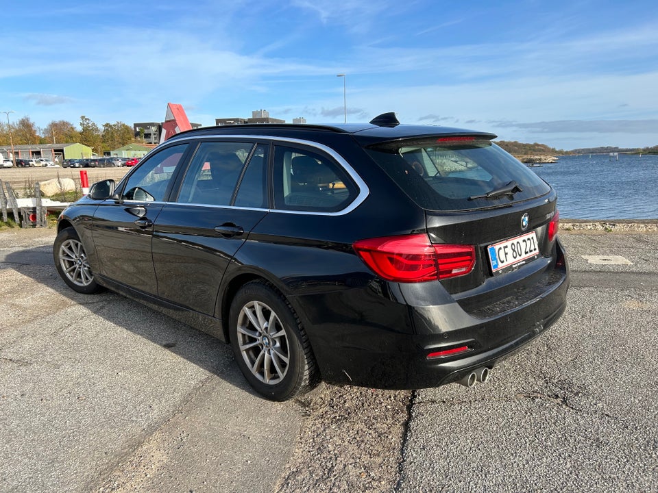 BMW 320i 2,0 Touring aut. 5d