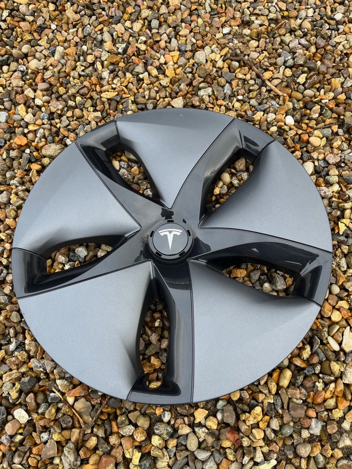 Tesla Model 3 Long Range RWD 4d