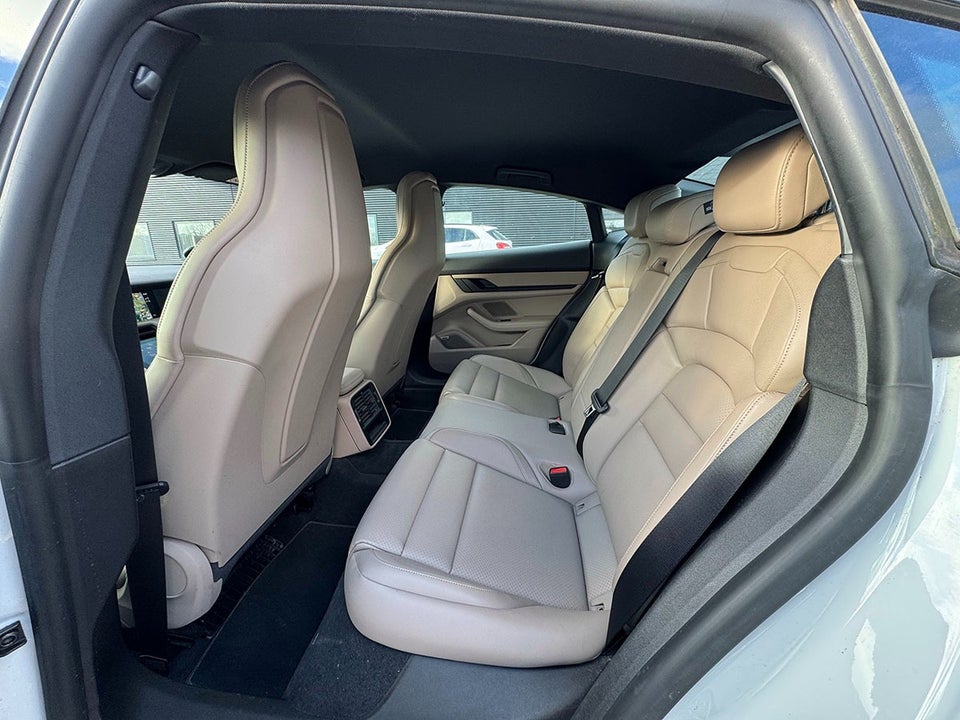 Porsche Taycan 4S Performance+ 4d