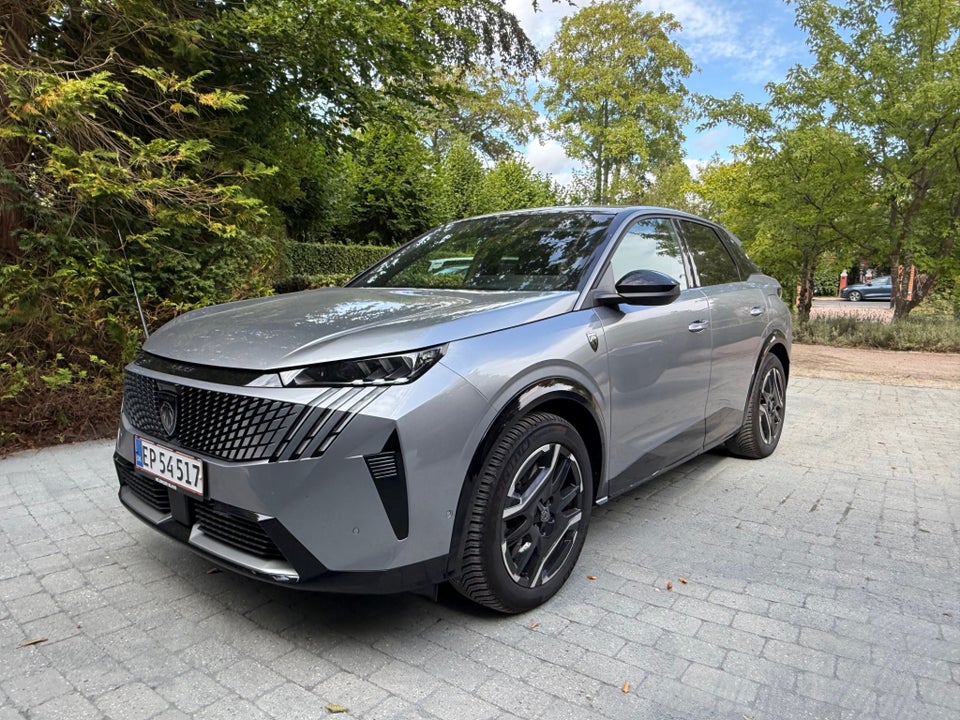 Peugeot e-3008 77 GT Pack 5d