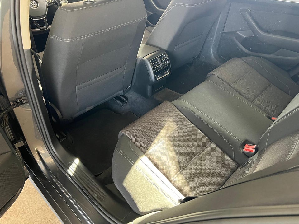 VW Passat 1,4 TSi 150 R-line DSG 4d