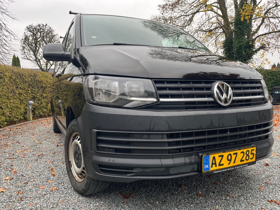 VW Transporter 2,0 TDi 140 Kassevogn lang