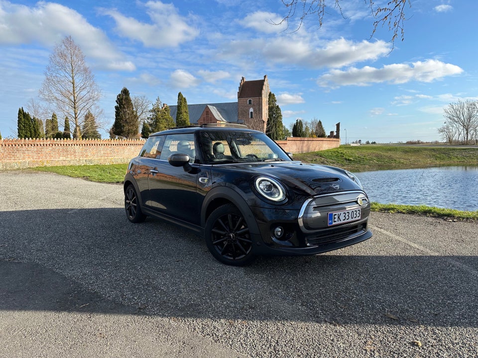 MINI Cooper SE Maximise 3d