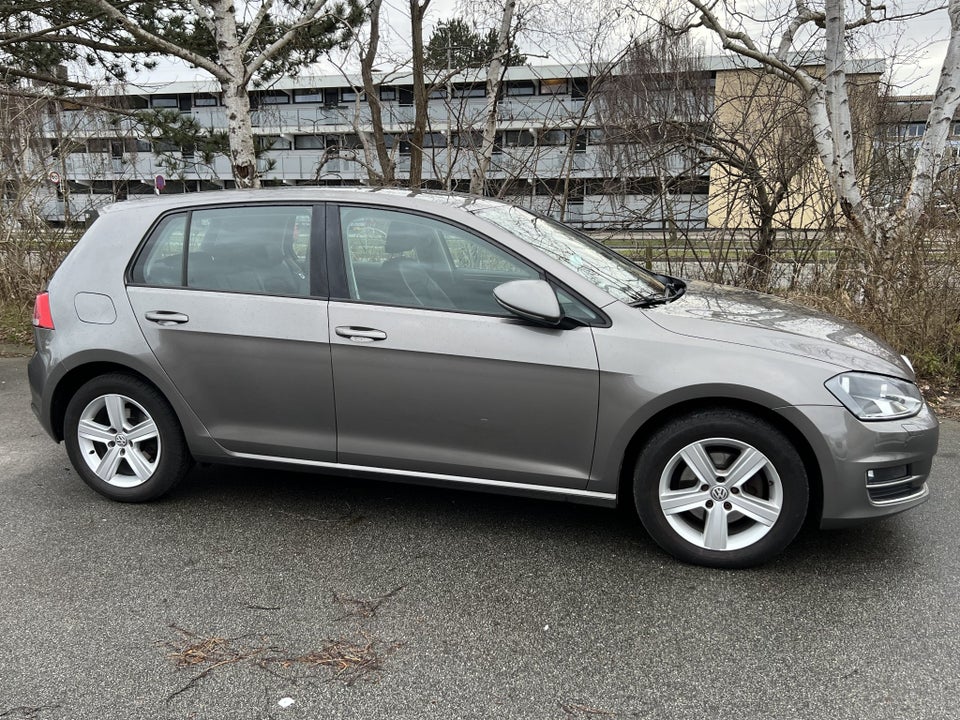 VW Golf VII 1,4 TSi 122 Highline BMT 5d