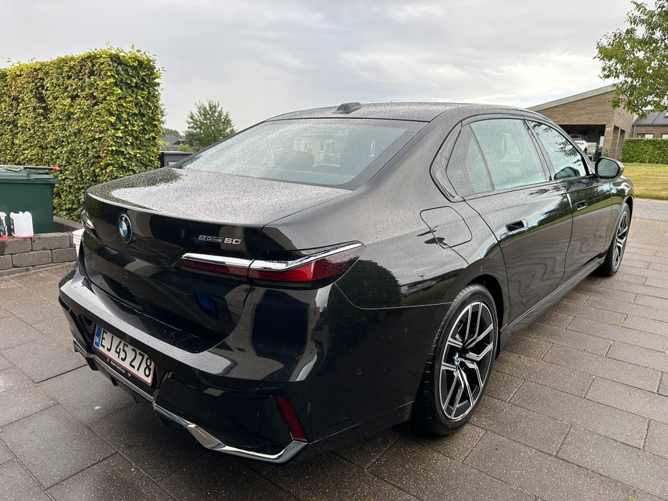 BMW i7 eDrive50 M-Sport 4d