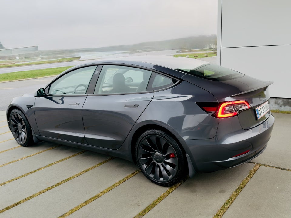 Tesla Model 3 Performance AWD 4d