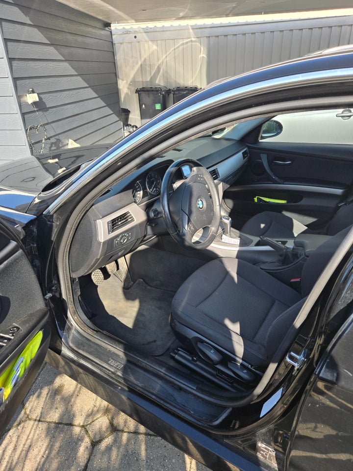 BMW 318i 2,0 Touring 5d