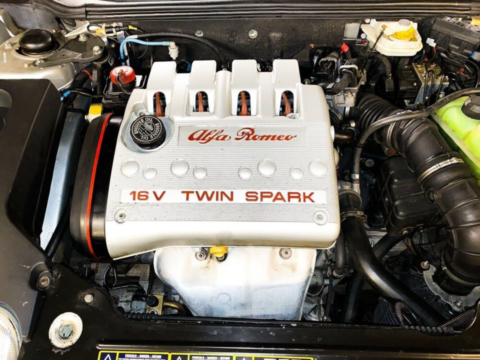 Alfa Romeo Spider 2,0 TS 16V 2d