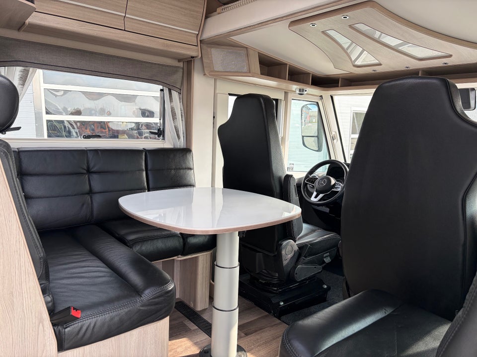 Mercedes Kabe 2,2 i810LT aut. 2d