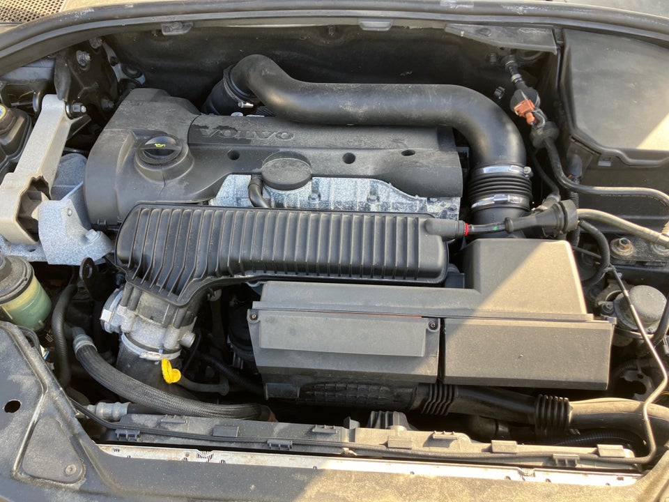 Volvo V70 2,5 T Momentum aut. 5d