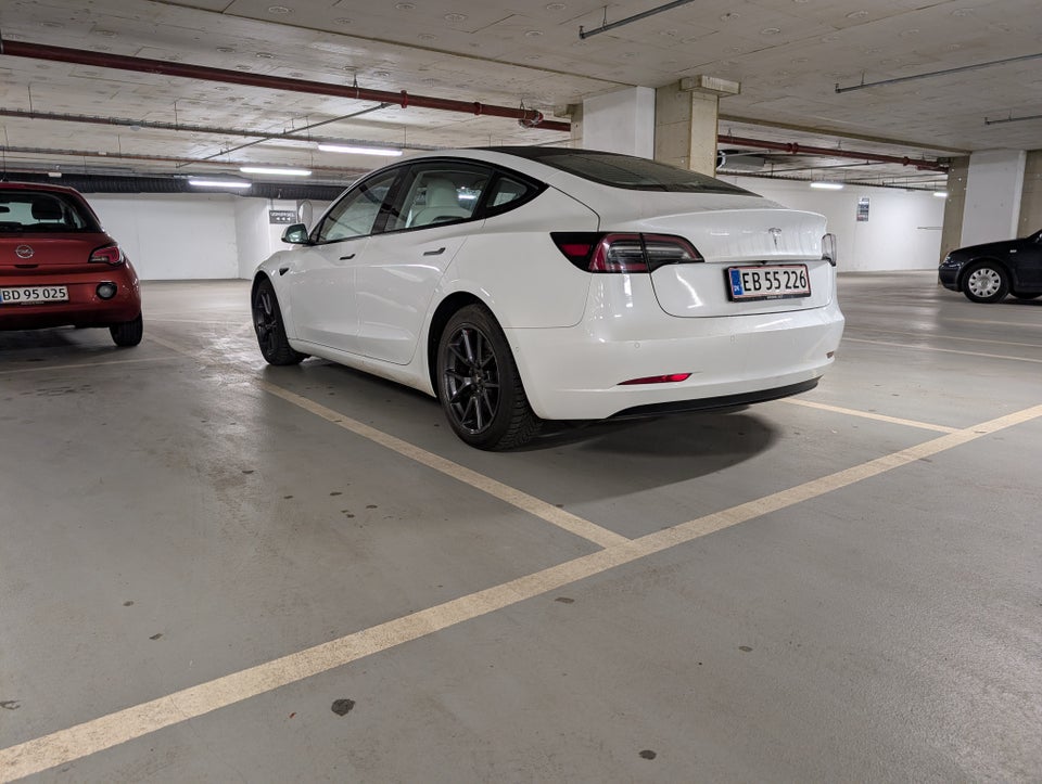 Tesla Model 3 RWD 4d