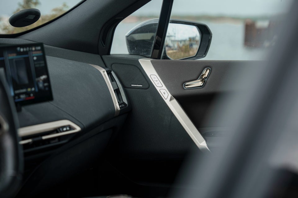 BMW iX xDrive40 Fully Charged Sport 5d