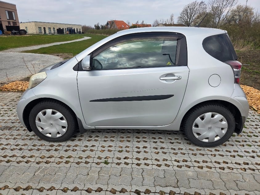 Toyota iQ 1,0 VVT-i Q1 3d