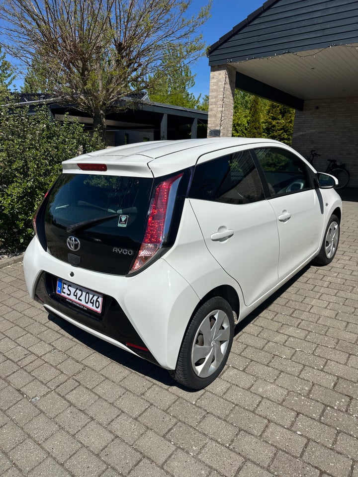 Toyota Aygo 1,0 VVT-i x-press x-shift 5d