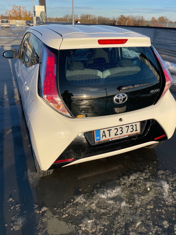 Toyota Aygo 1,0 VVT-i x-play 5d