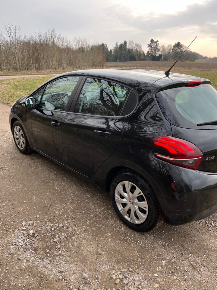 Peugeot 208 1,2 VTi Style 5d