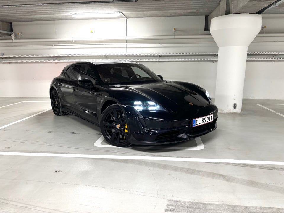 Porsche Taycan Turbo S Performance+ Cross Turismo 5d