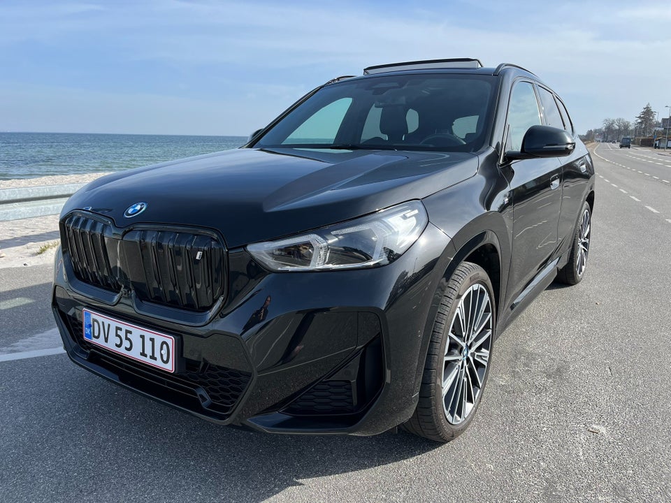 BMW iX1 xDrive30 Fully Charged M-Sport 5d