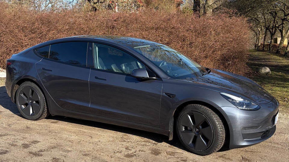 Tesla Model 3 Long Range AWD 4d