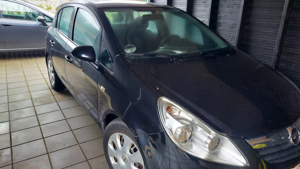 Opel Corsa 1,2 16V Essentia 5d