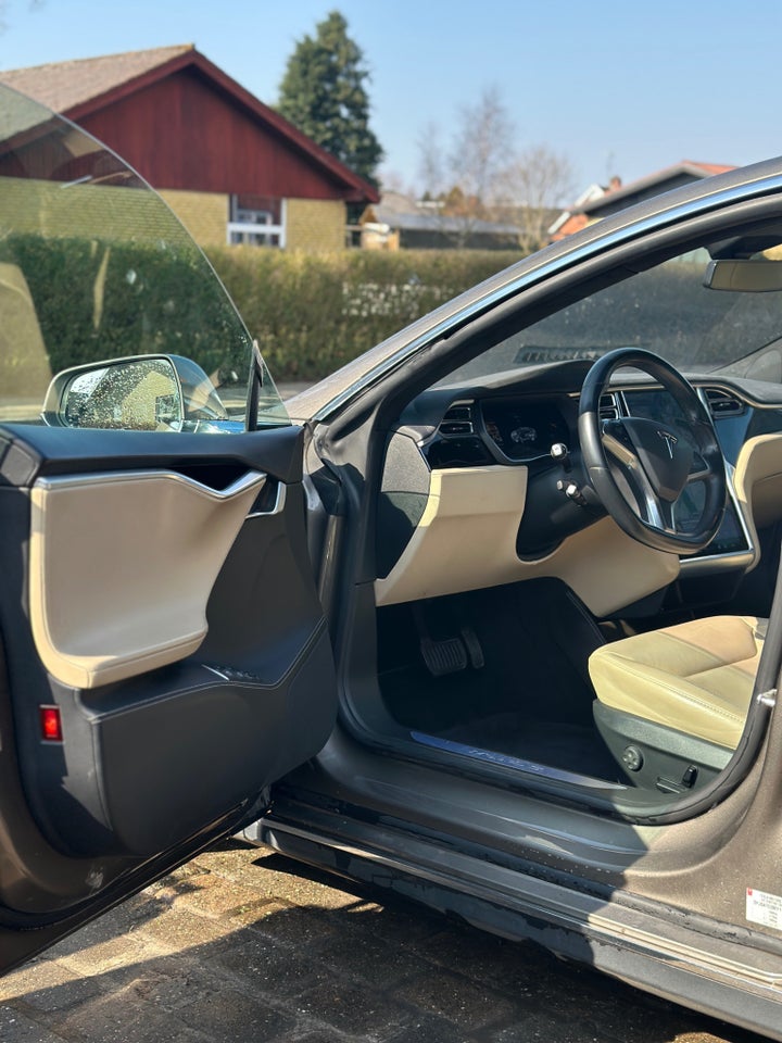 Tesla Model S 70D 5d