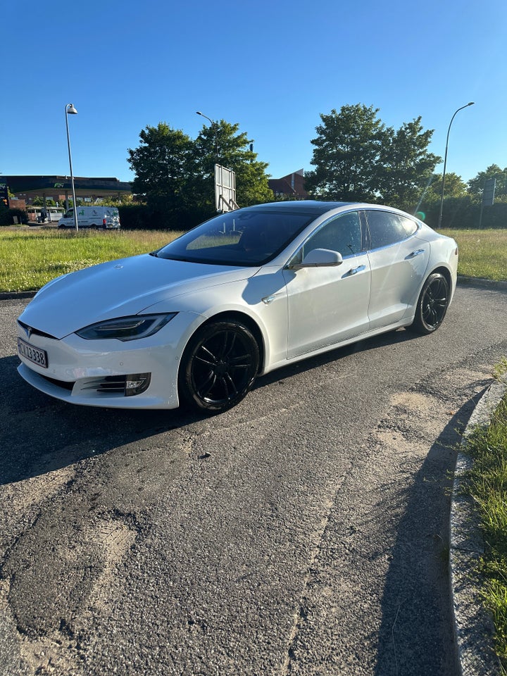 Tesla Model S 90D 5d