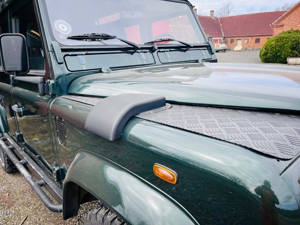 Land Rover Defender 110 2,5 TD5 10prs 5d