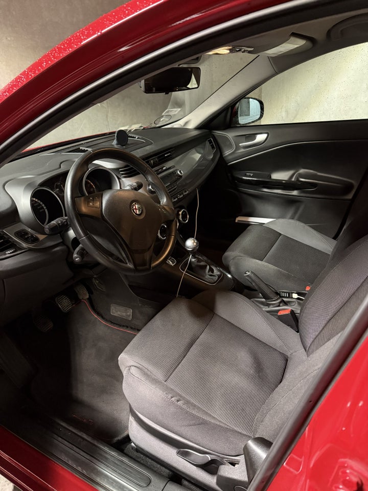 Alfa Romeo Giulietta 1,4 M-Air 170 Distinctive 5d