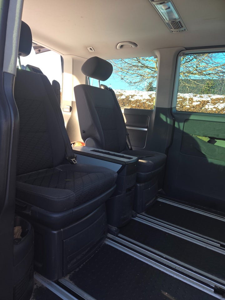 VW Multivan 2,0 TDi 180 Comfortline DSG kort 4d