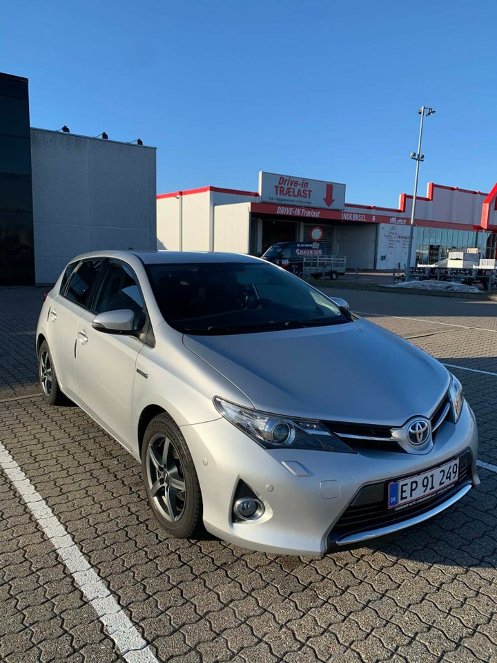 Toyota Auris 1,8 Hybrid H2 Premium Comfort CVT 5d