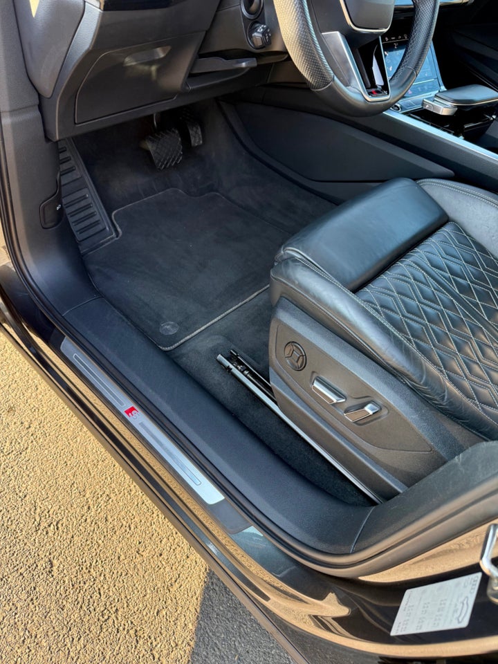 Audi e-tron 55 S-line quattro 5d