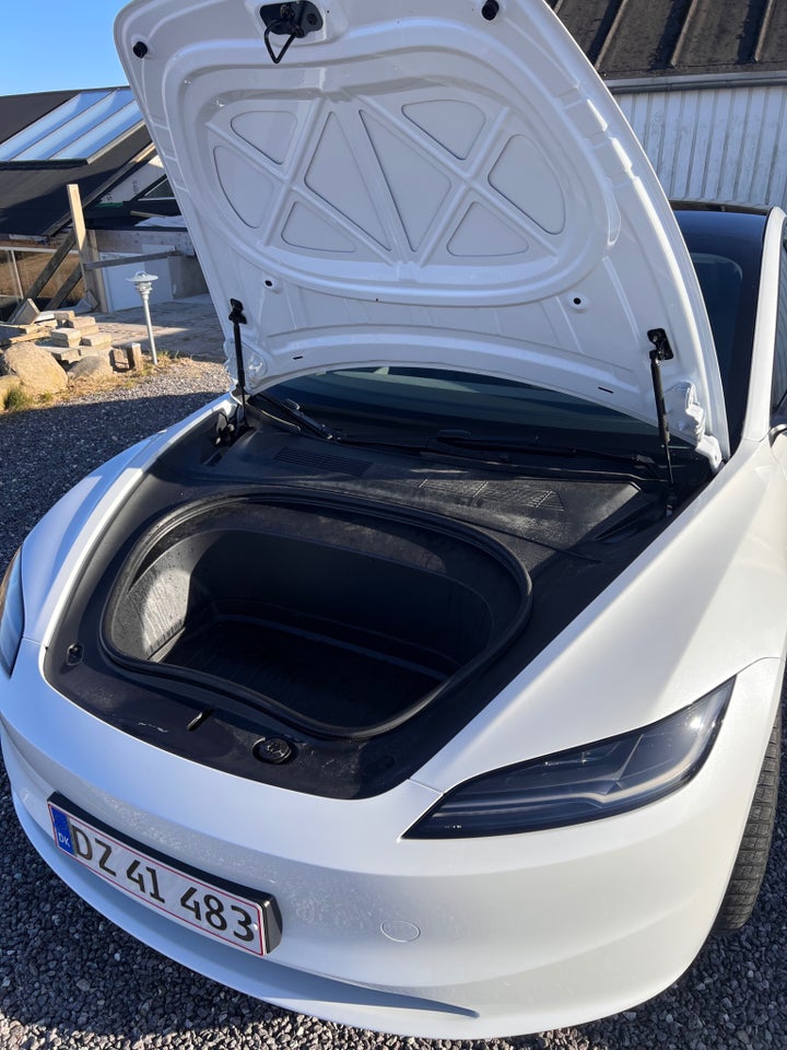 Tesla Model 3 RWD 4d