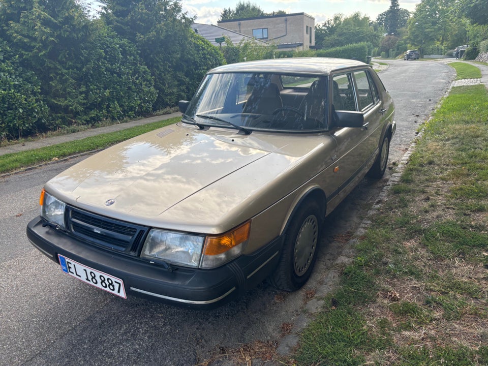 Saab 900 2,0  5d