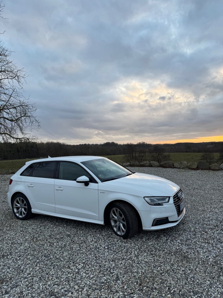 Audi A3 1,4 e-tron S-line Sportback S-tr. 5d