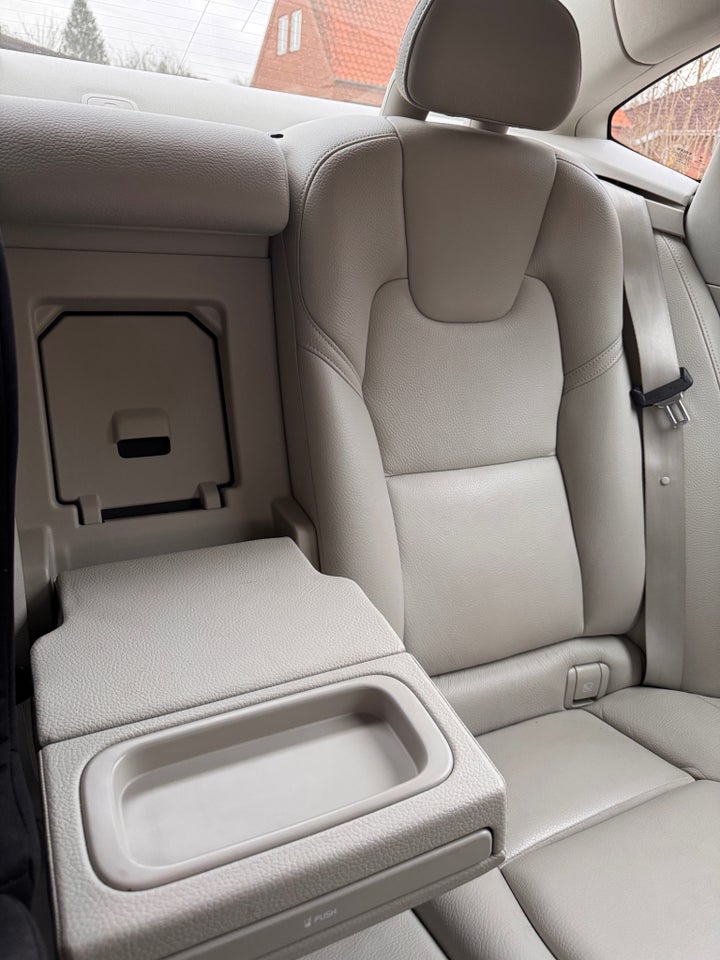 Volvo S90 2,0 T4 190 Momentum+ aut. 4d