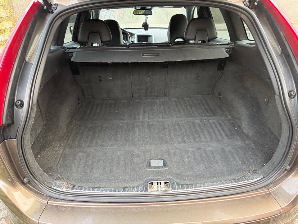 Volvo XC60 2,0 D4 181 Momentum aut. 5d