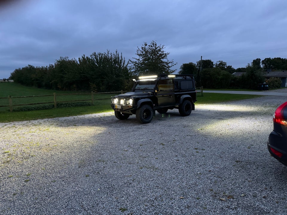 Land Rover Defender 110 2,4 Adventure Van 5d