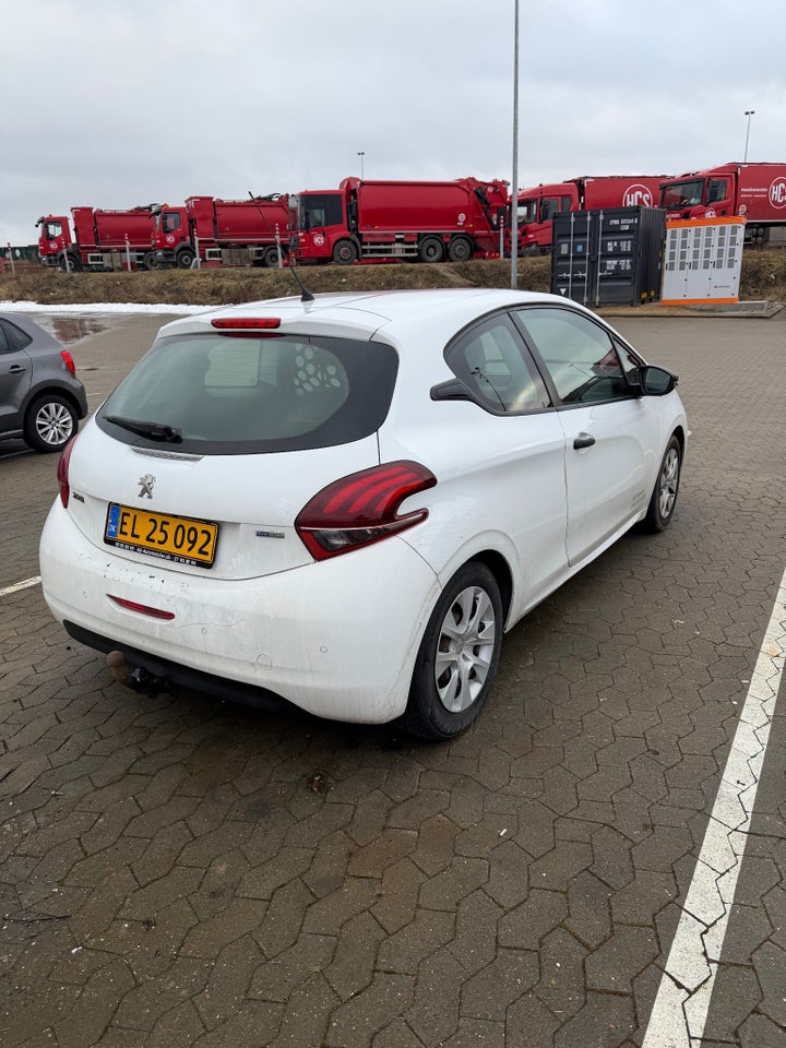 Peugeot 208 1,0 VTi 68 Active Van 5d