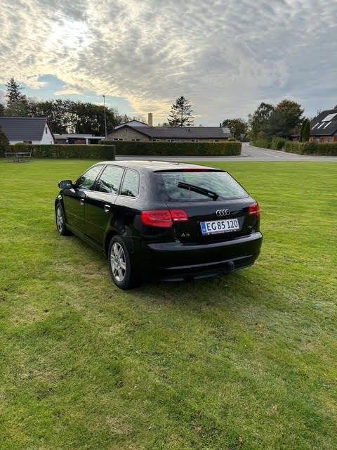 Audi A3 2,0 TDi 140 Ambiente Sportback 5d